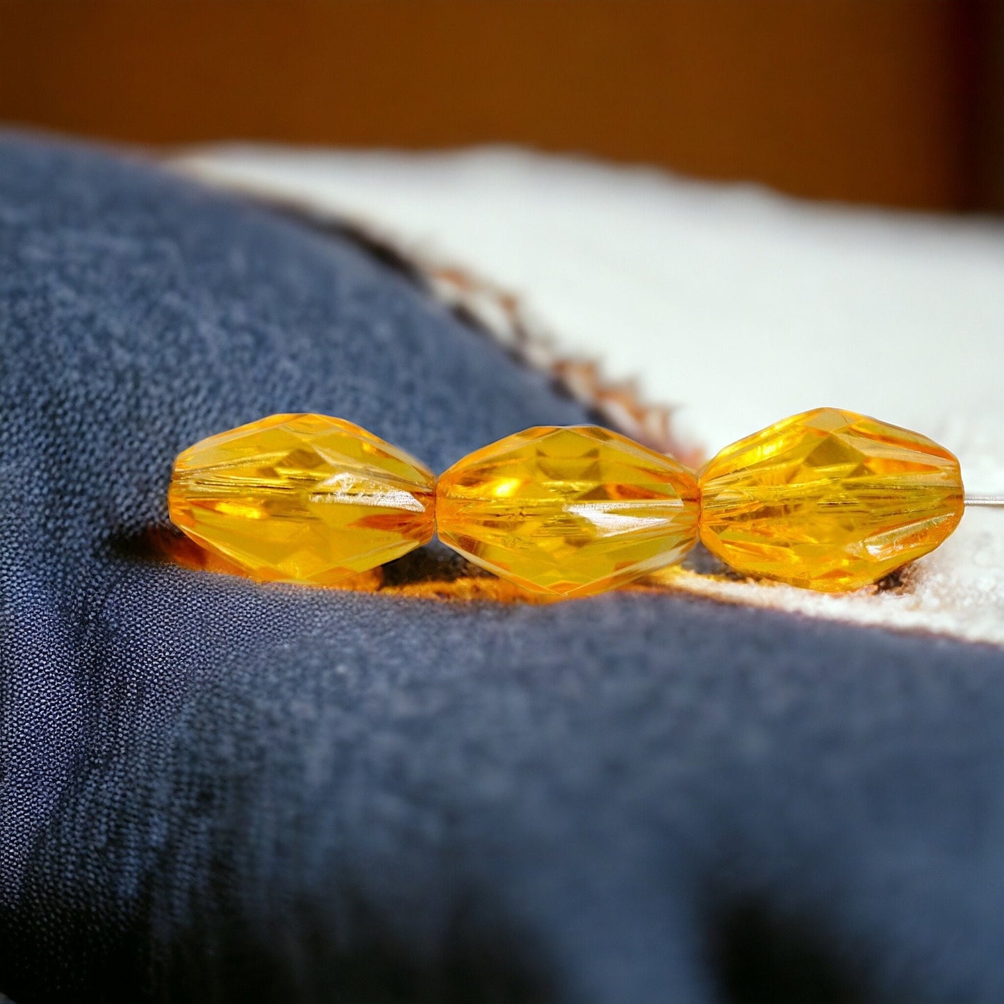 Orange oval faceted vintage beads - approx. 15 mm