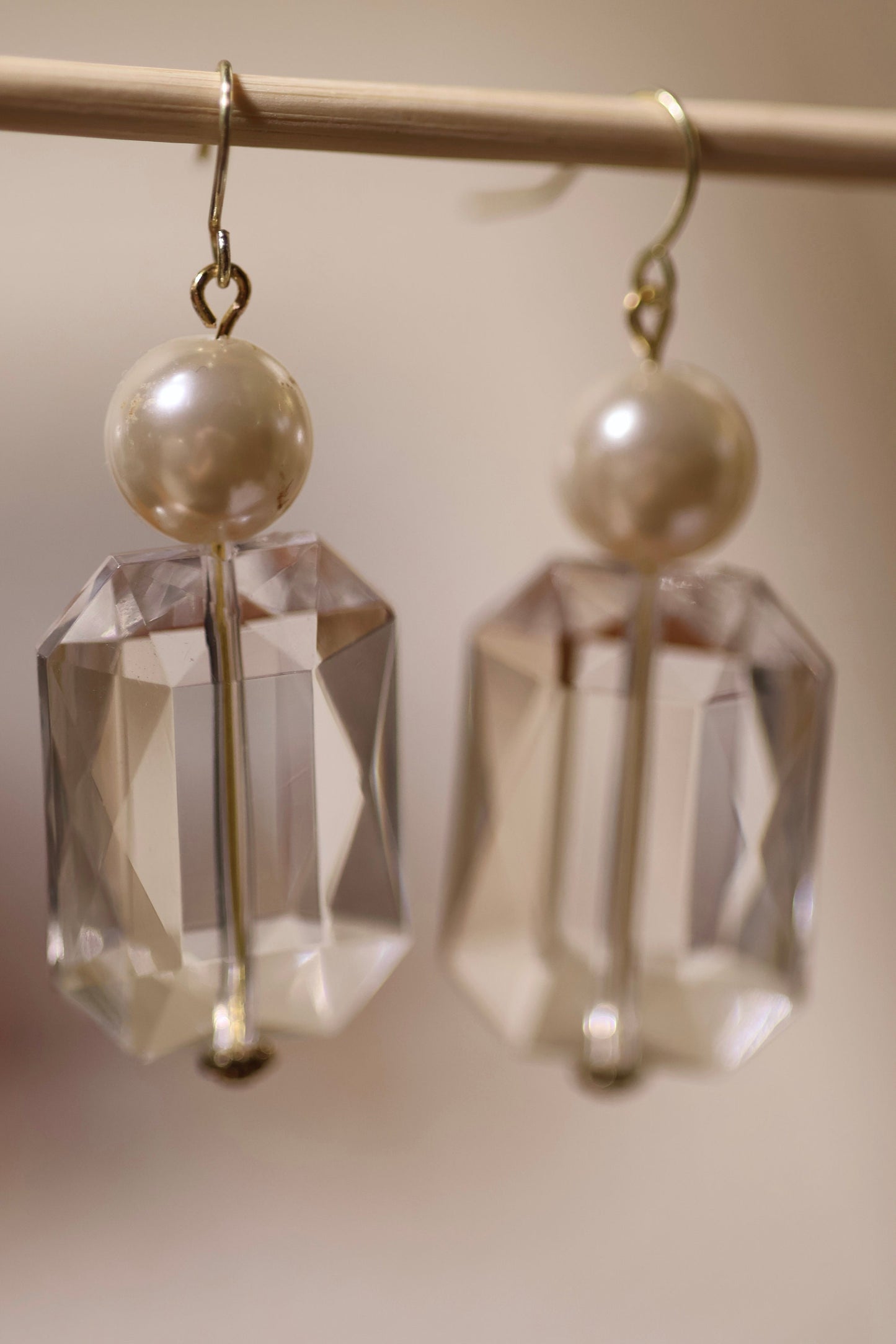 Clear bevel cut acrylic 2" rectangular shaped dangle earrings with faux pearl