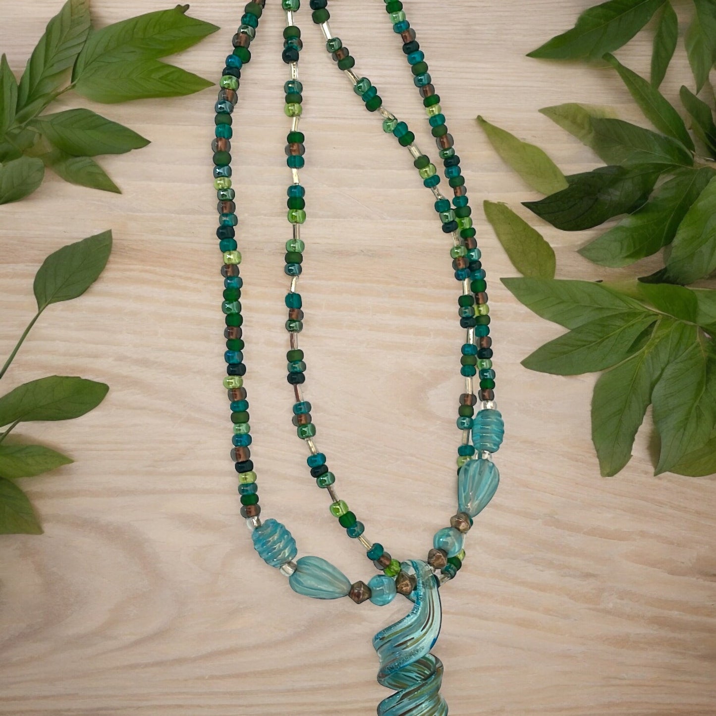Stunning vintage art glass necklace