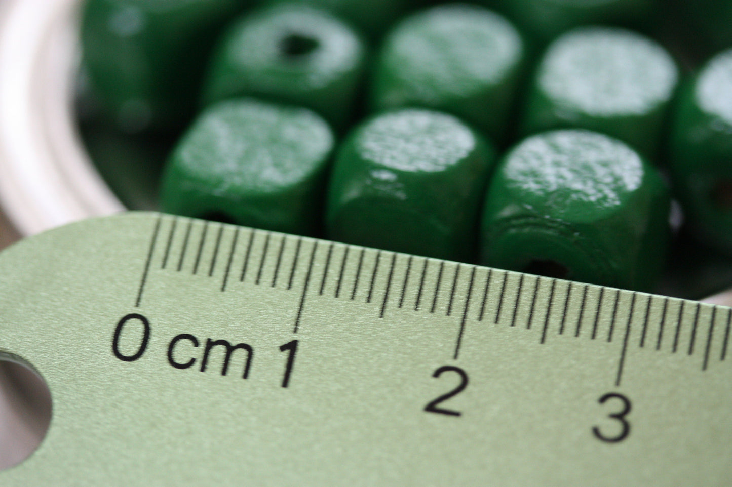 One dozen green cubed wooden beads - 10 mm