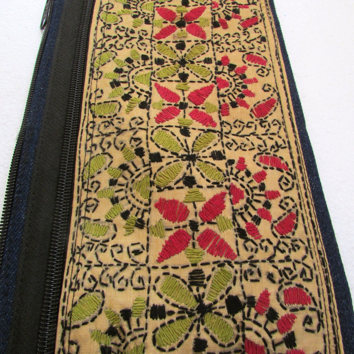Vintage Embroidered Purse - Pink Green Floral Envelope Pouch With Zippered Pocket