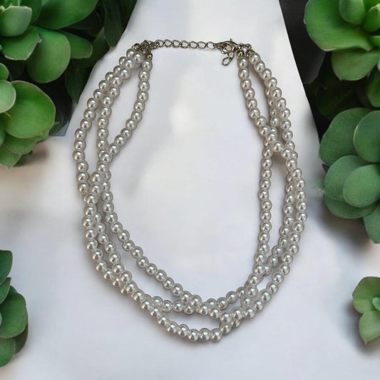 Triple stranded vintage stunning faux pearl necklace