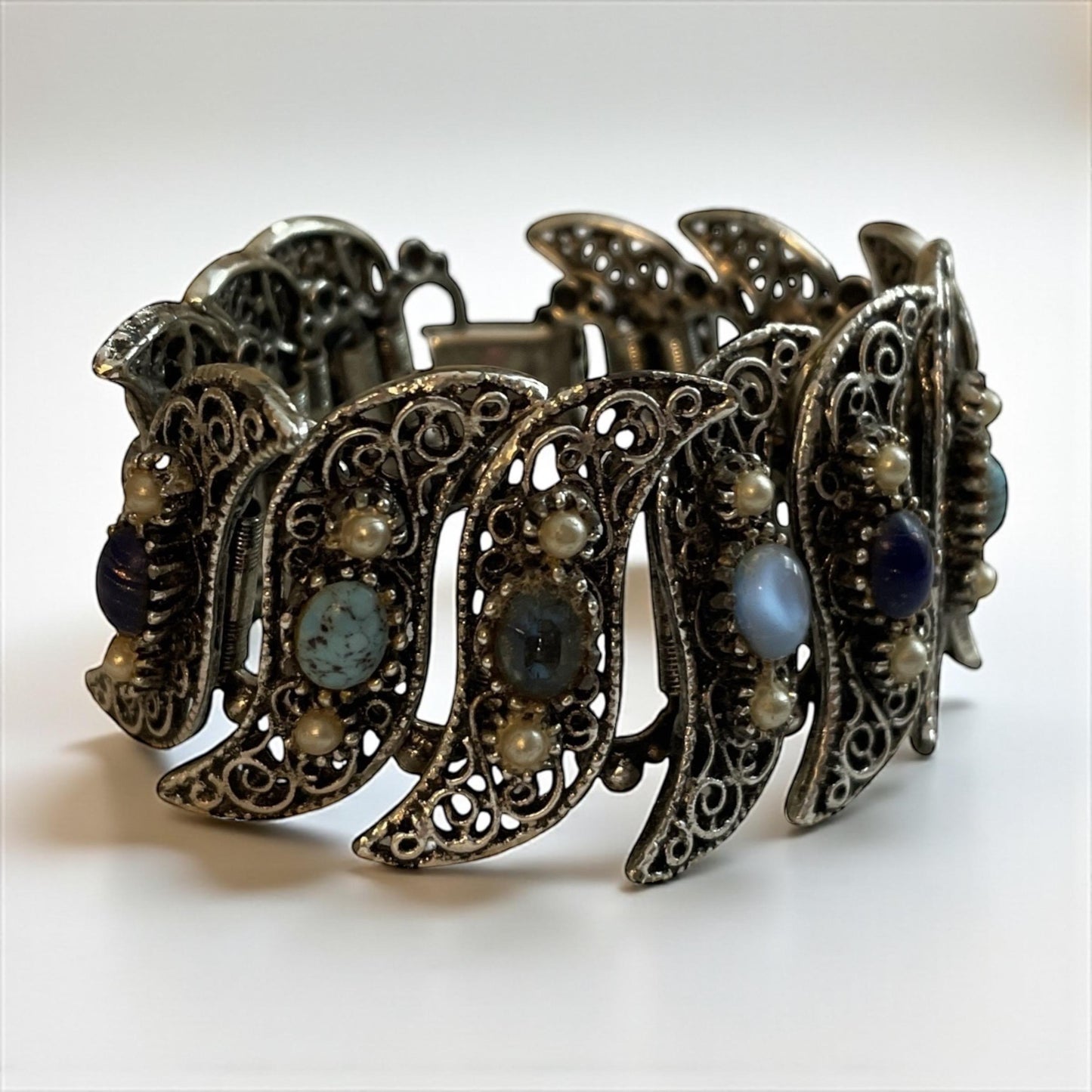 1940s Silvertone Filigree Bracelet – Vintage Blue Glass Cabochons, Art Deco Style, Retro Statement Jewelry