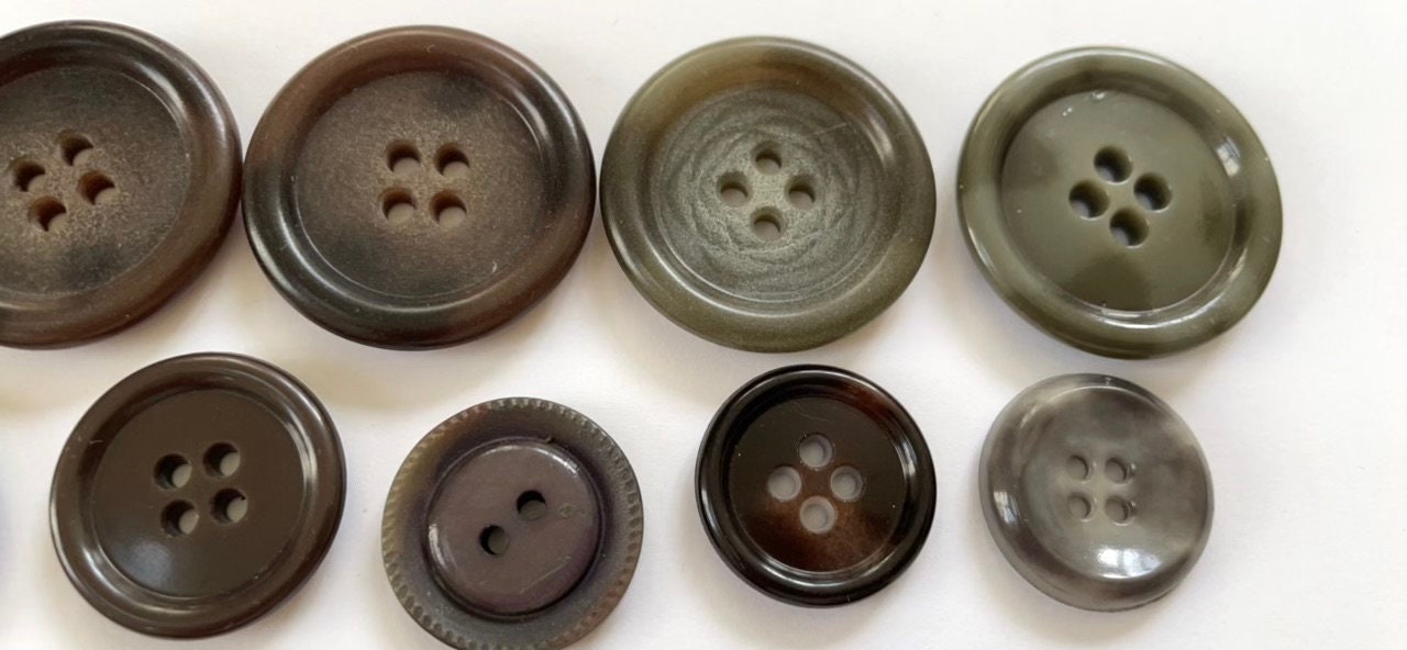 Lot of vintage buttons - shades of brown