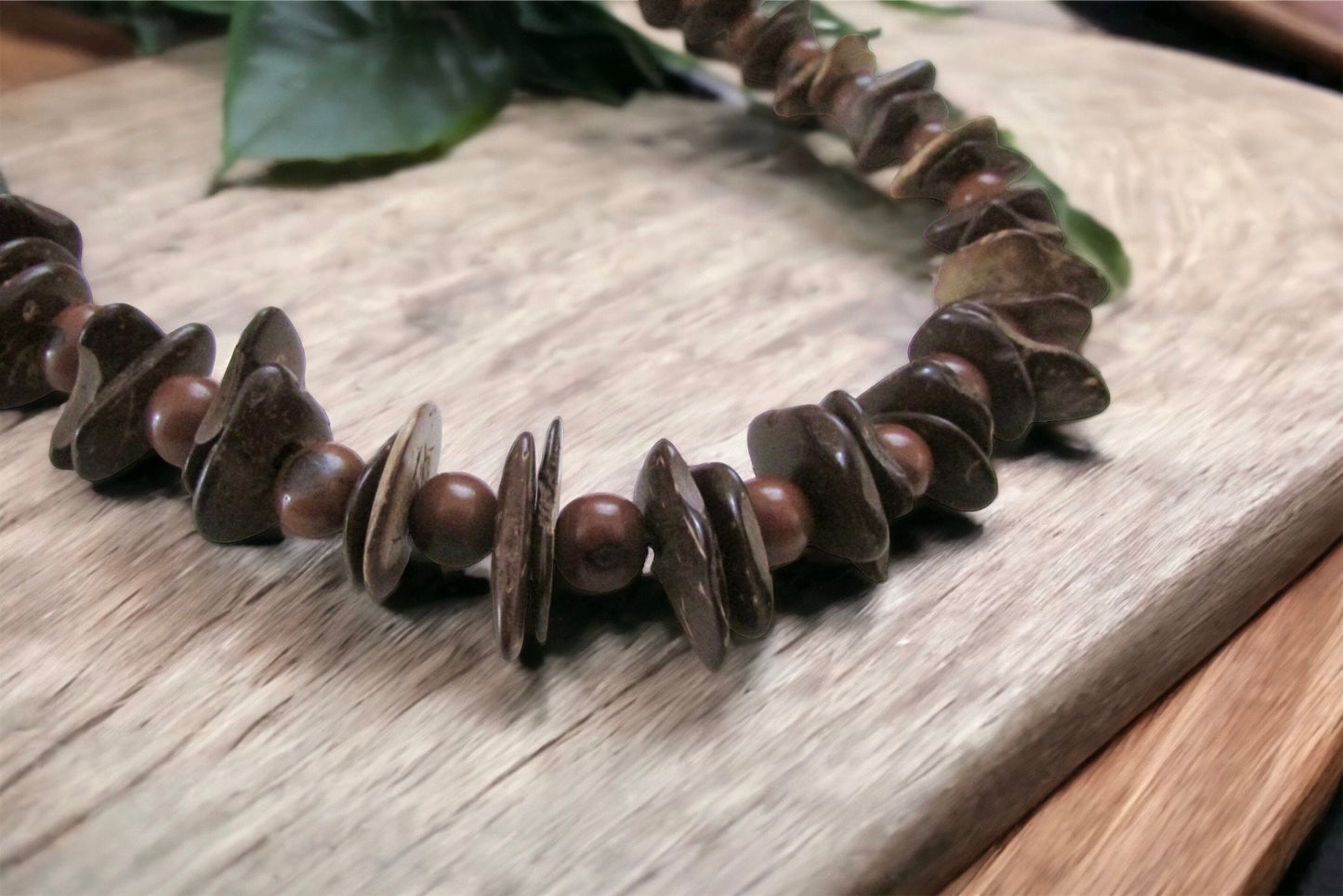 Beautiful wood vintage necklace