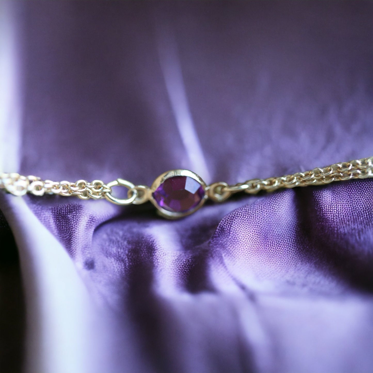 S I M P L E elegant timeless bracelet - purple vintage crystal on upcycled vintage goldtone double chain