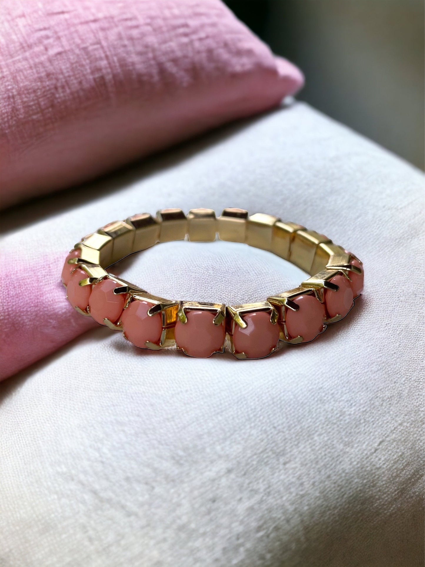 Expandable pink vintage bracelet