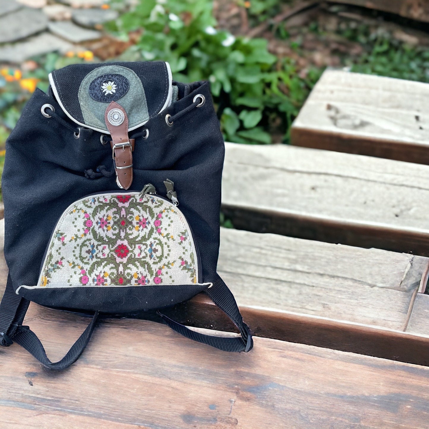 Vintage Embroidered Backpack – Durable Canvas Fabric Boho Style Bag