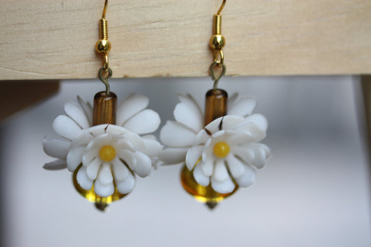 Fun, happy, yellow, daisy earrings - flower earrings, botanical earrings, hippie, flower child, bohemian, boho