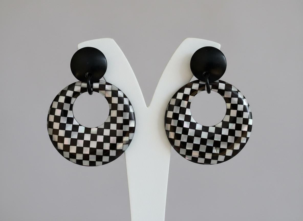 Vintage Inlaid Mother of Pearl & Black Hoop Earrings – Elegant Retro Statement Jewelry