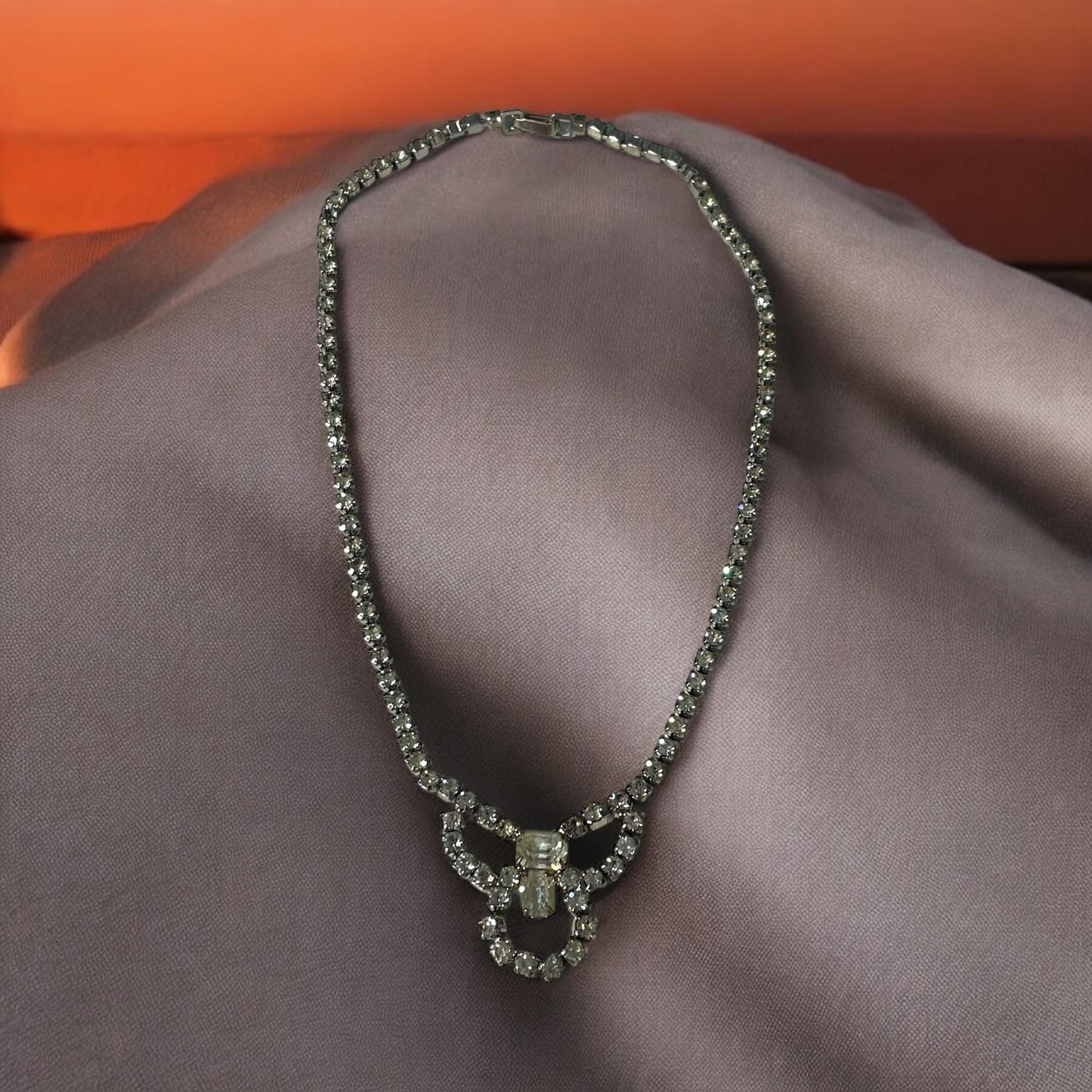 Stunning vintage rhinestone necklace