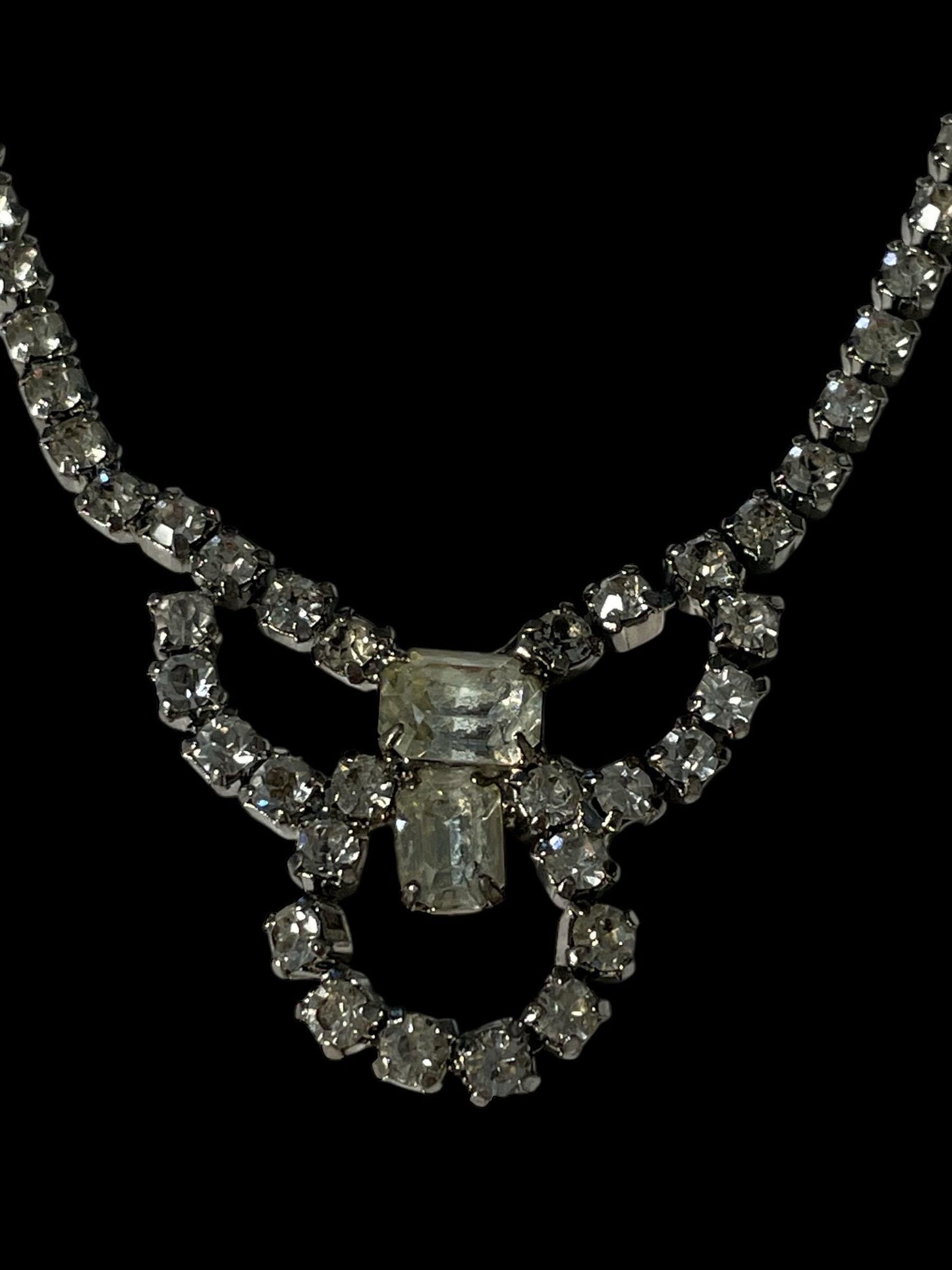 Stunning vintage rhinestone necklace