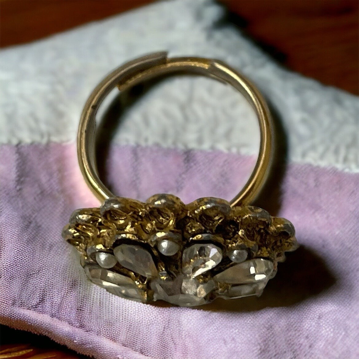 Beautiful and unique vintage ring - rhinestone teardrops and faux baby pearls - adjustable