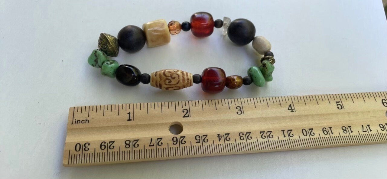 Mixed material vintage stretch bracelet