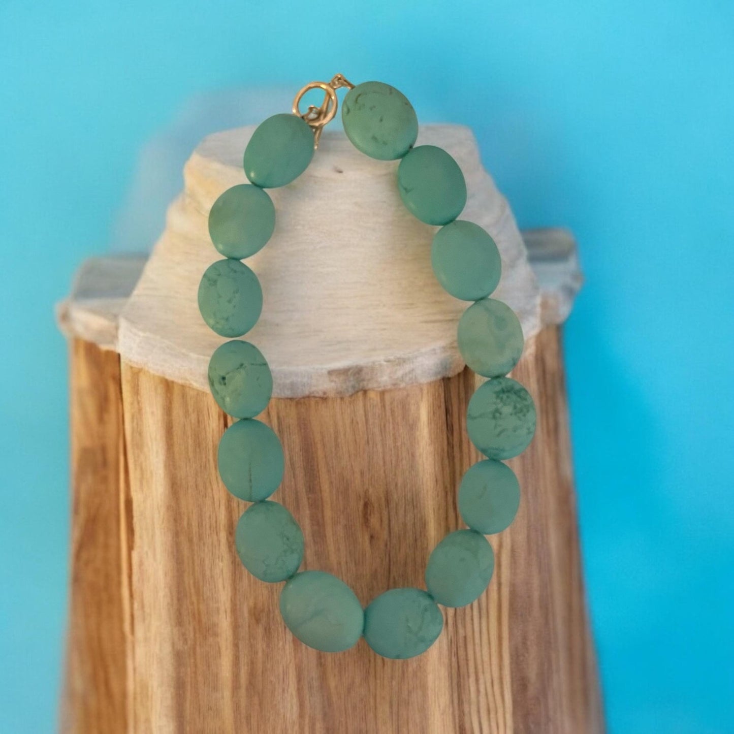 Stunning heavyweight turquoise stone vintage necklace
