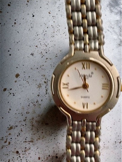 Vintage Mondu watch with steel band - Please read description - pretty but needs repair or use for parts