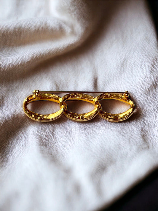 Stunning vintage rhinestone pin - goldtone with three overlapping ovals