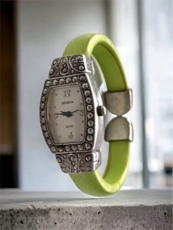 Vintage lime green Geneva watch - Please read description - pretty but needs repair or use for parts