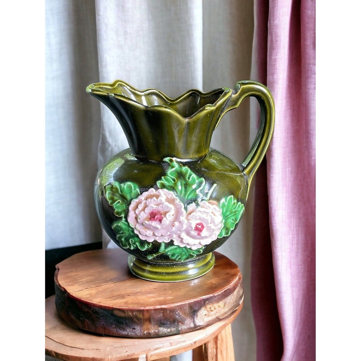 Stunning vintage pitcher - green with beutiful flowers