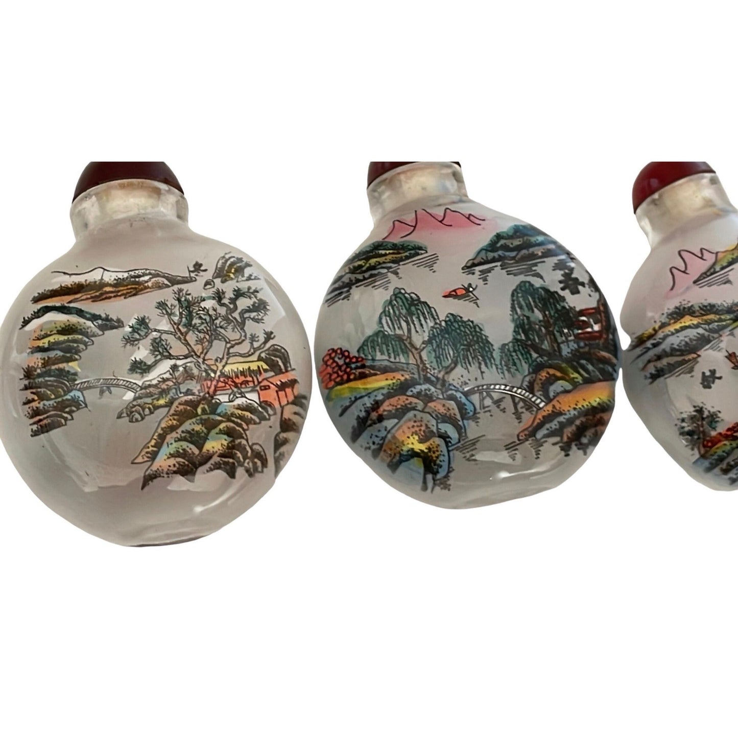 Set of 4 stunning handpainted vintage Chinese snuff bottles in original box