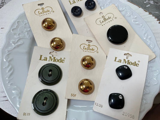 Lot of La Mode buttons still on original cards - Made in Holland - Hunter green, black and gold
