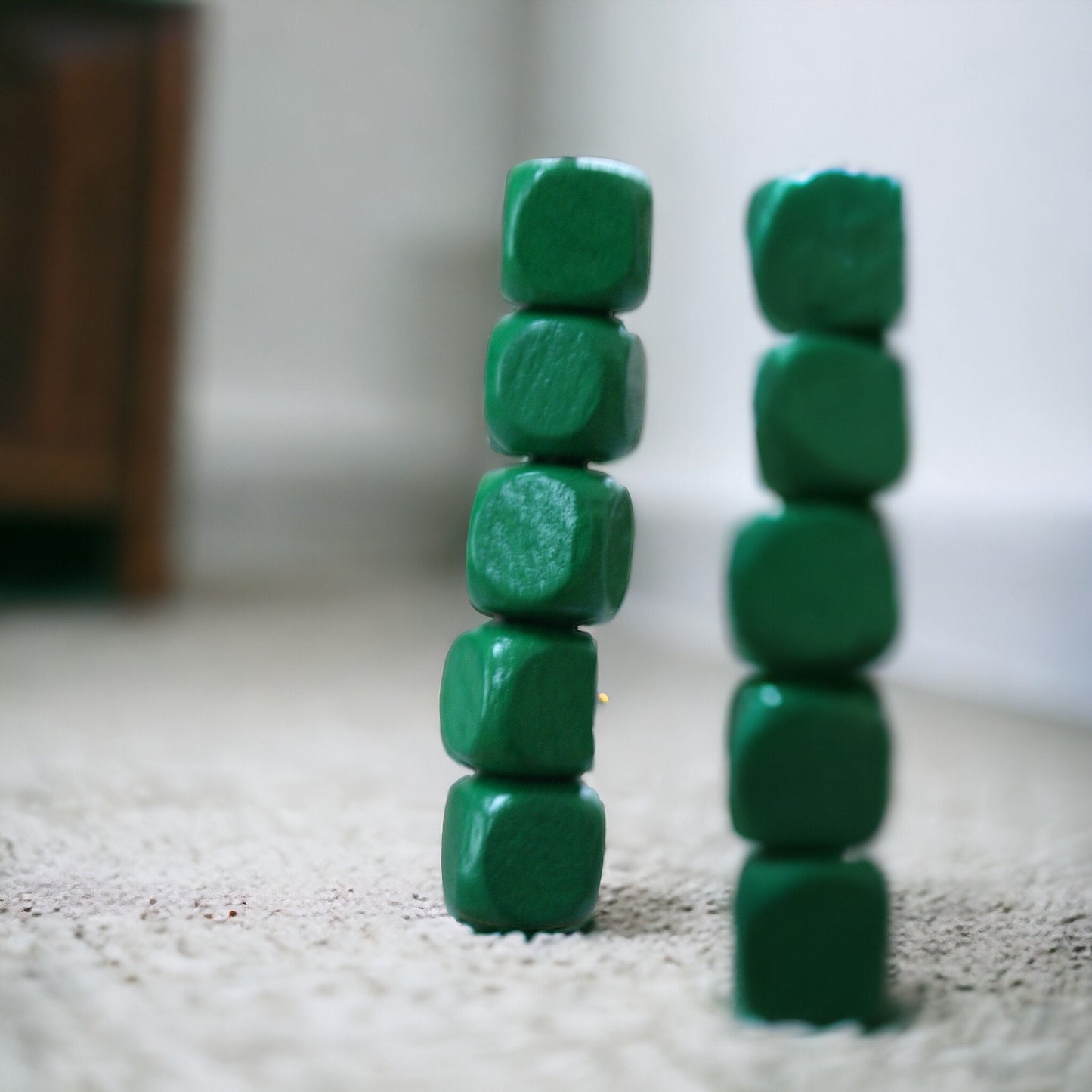 One dozen green cubed wooden beads - 10 mm