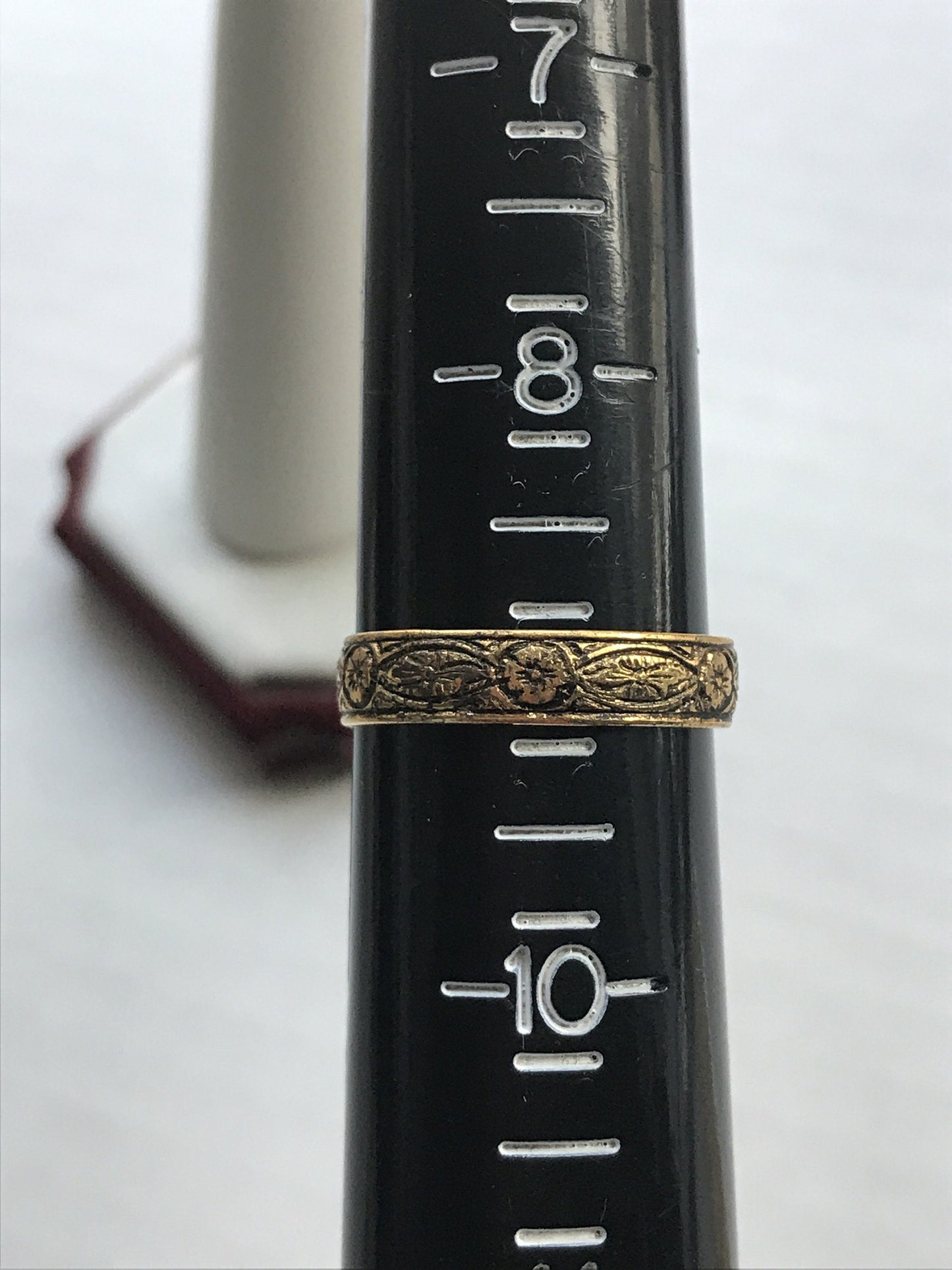 Stunning goldtone vintage ring