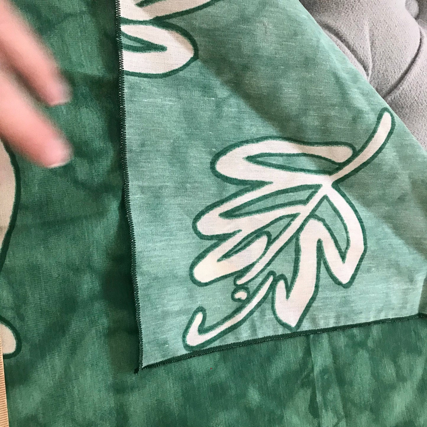 Green vintage fabric with leaves - Audrey brand - approx. 17" x 12"