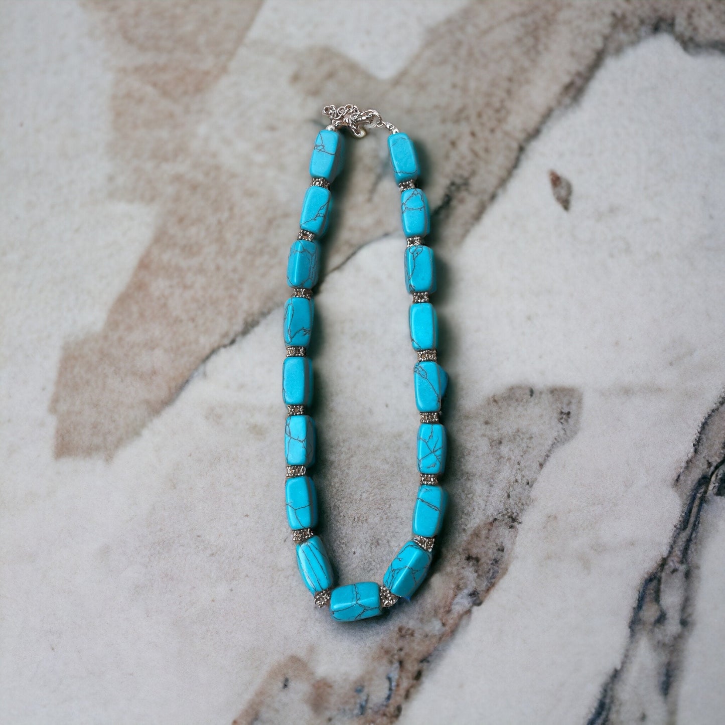 Stunning faux turquoise vintage necklace