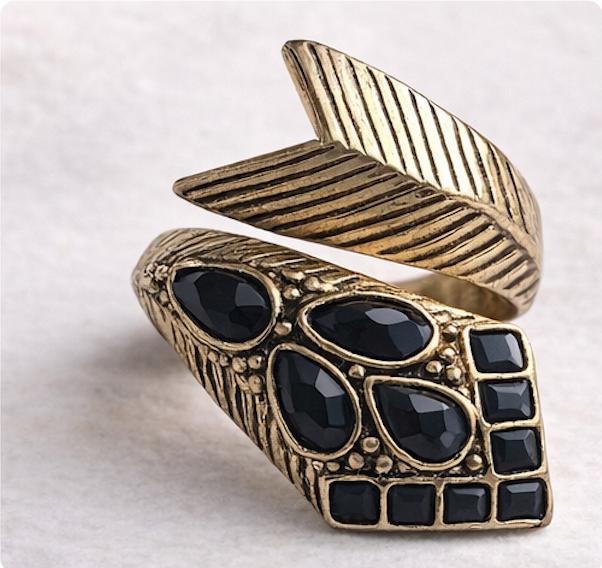 Vintage Gold Tone Wrap Ring Black Glass Stones – Adjustable Statement Ring, Bold Cocktail Ring, Retro Modernist Jewelry, Size 7.5