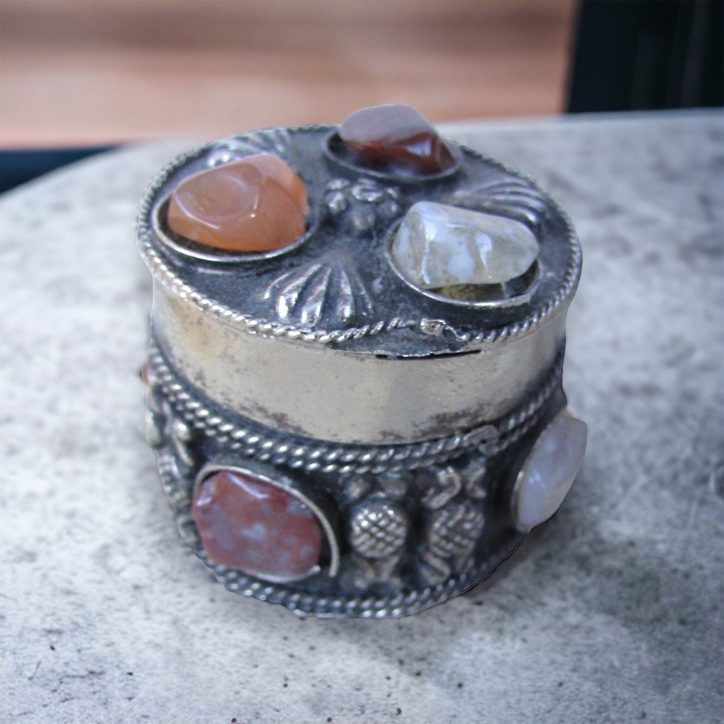 Stunning vintage Chinese hand made semi precious stone silver trinket box - ring box