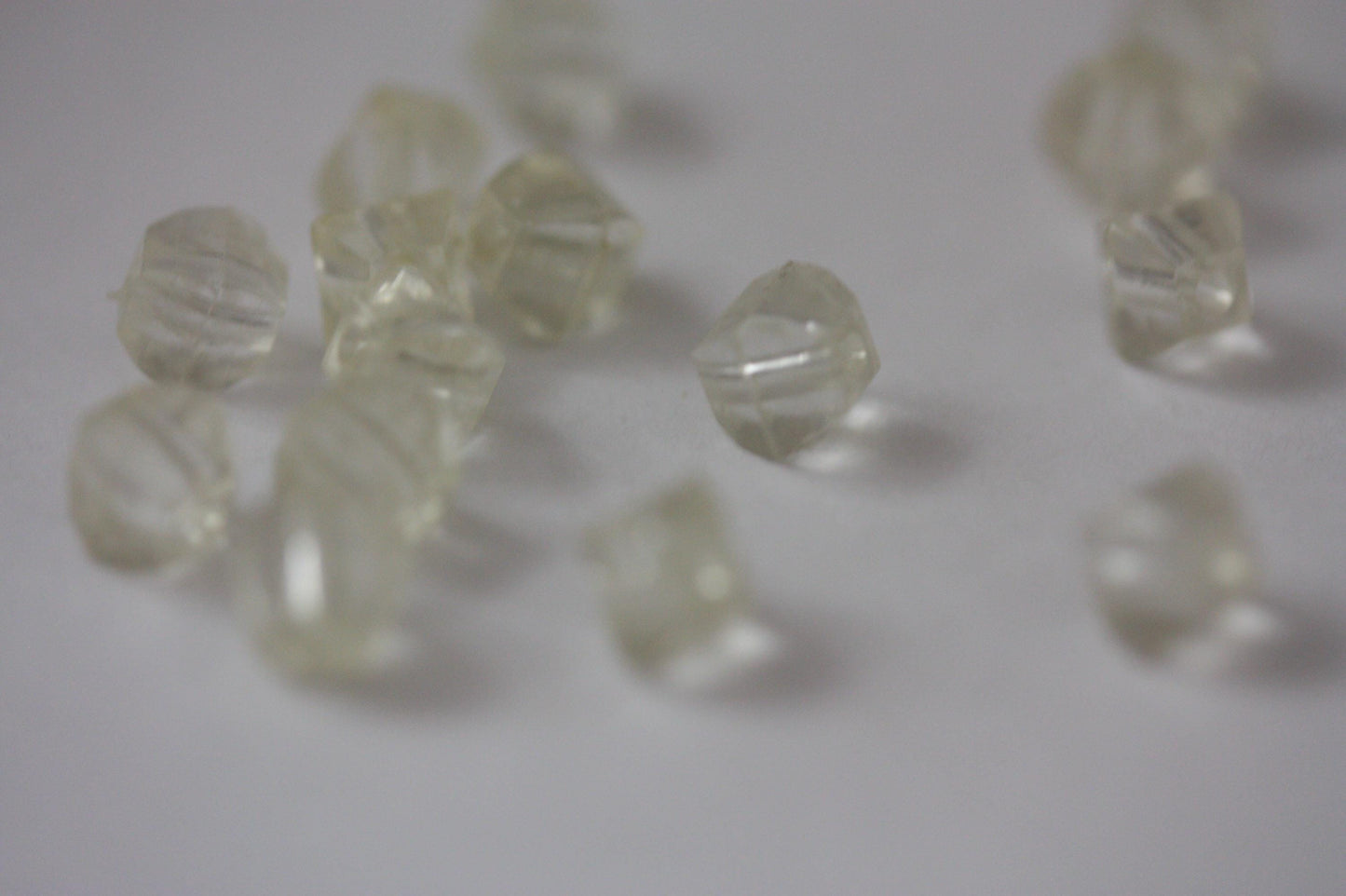 Clear unique round bicone vintage beads - 5 mm