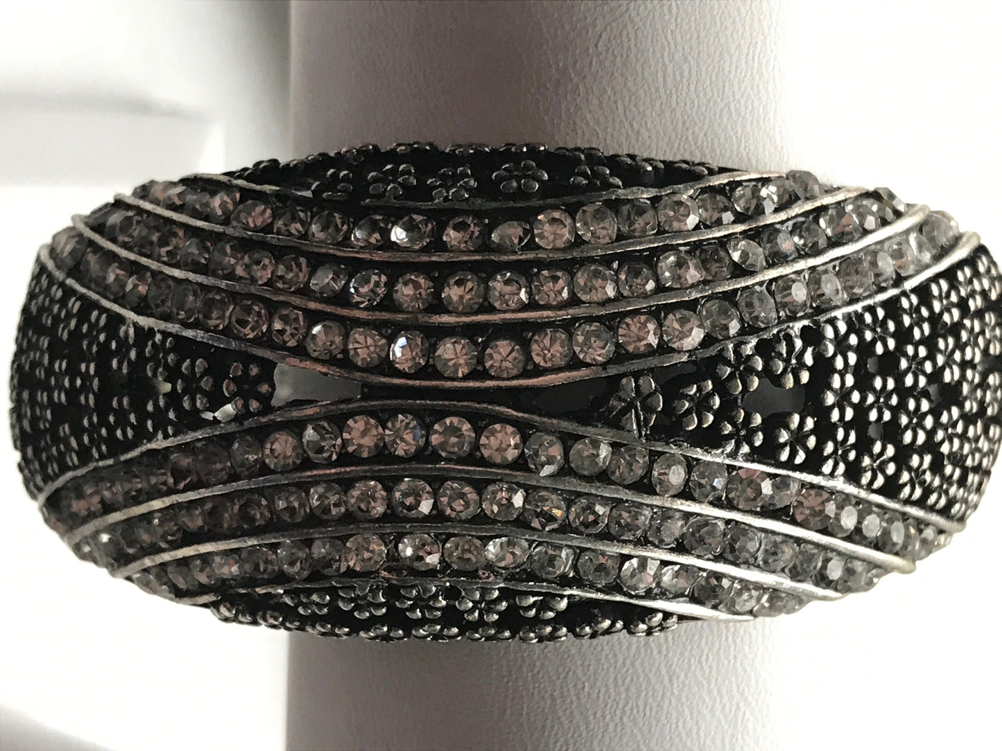 Stunning vintage clamper bracelet