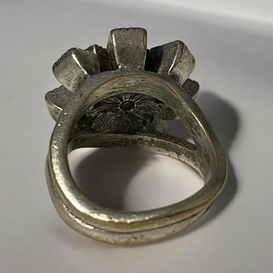 Stunning vintage blue studded "starburst" ring - Size 7 - please read description