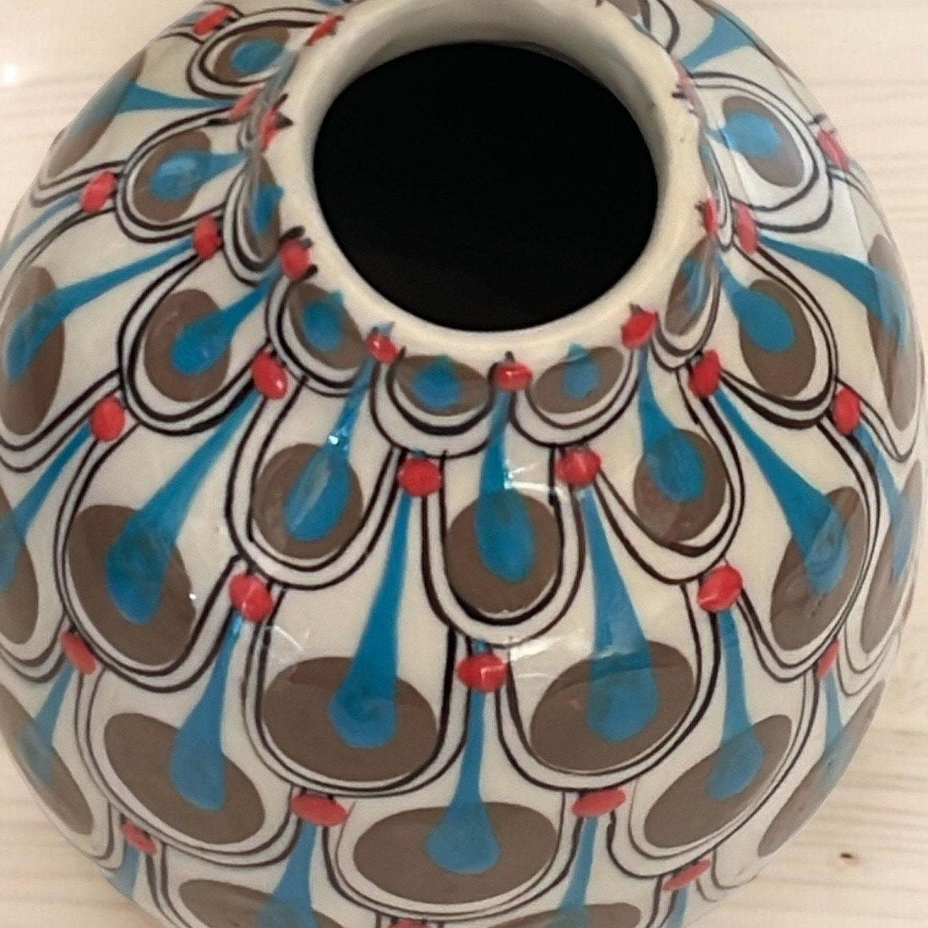 Stunning handcrafted Guatemalan vase - ceramic vintage brushstroke vase