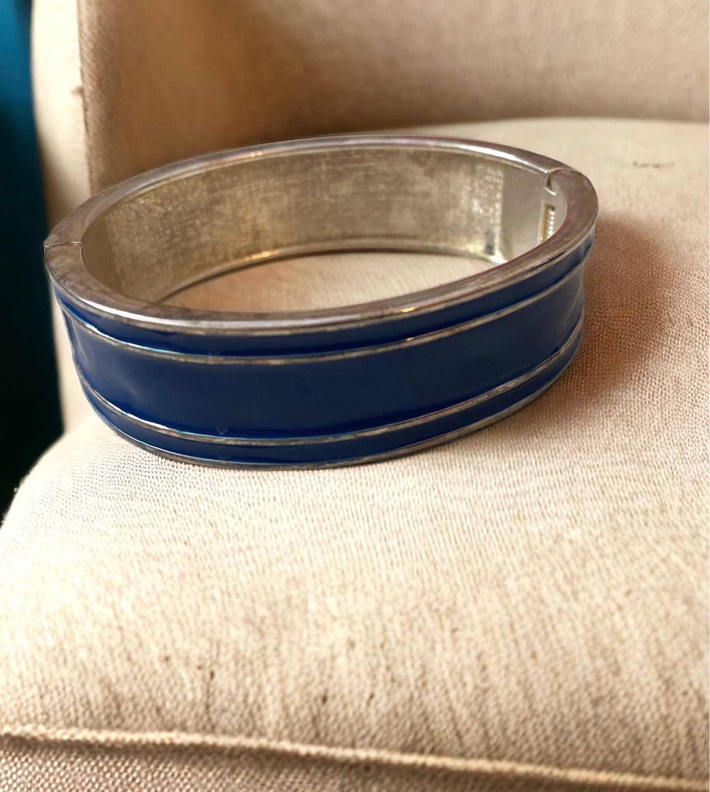 Blue enamel vintage clamper bracelet - unsigned