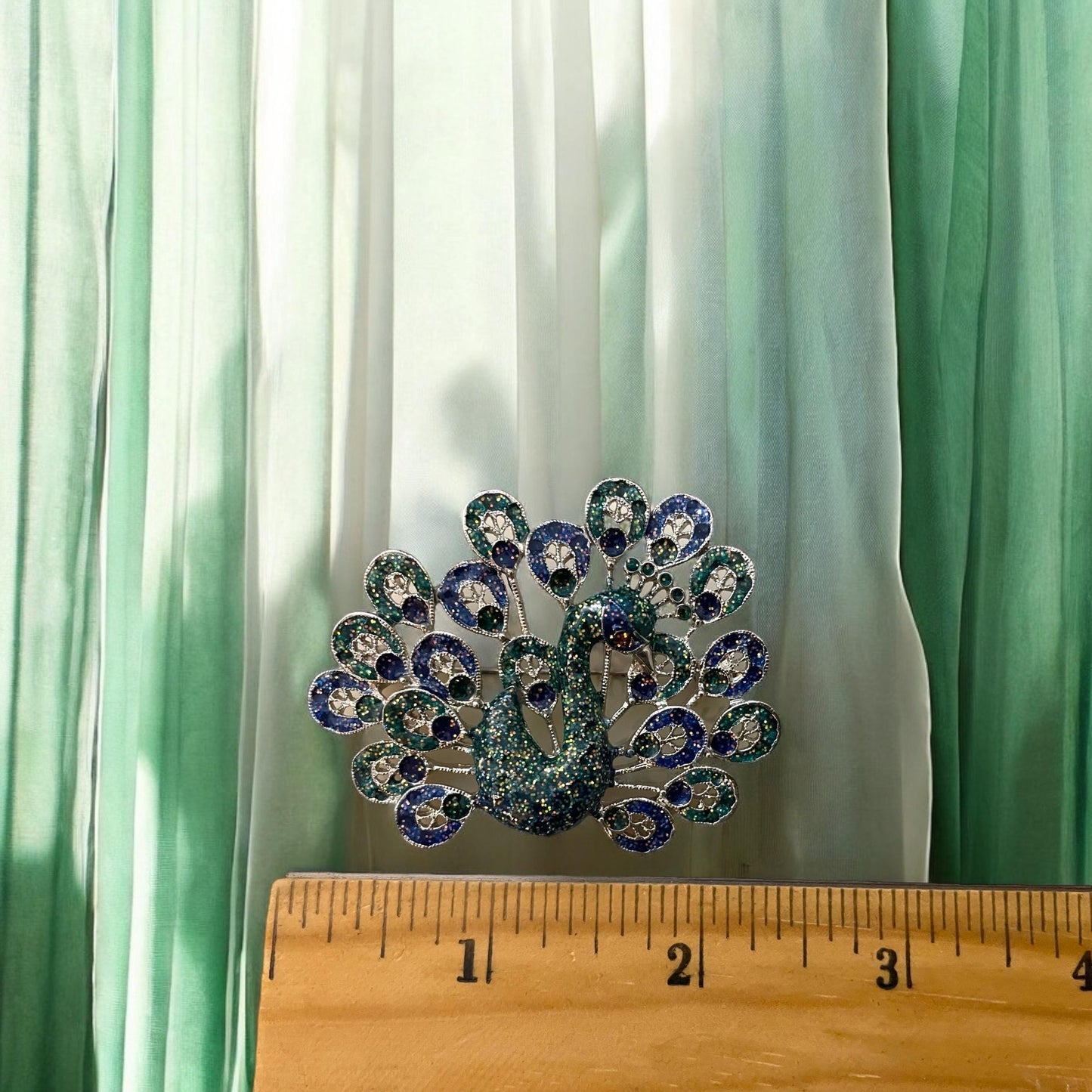 Stunning vintage sparkly peacock pin/brooch