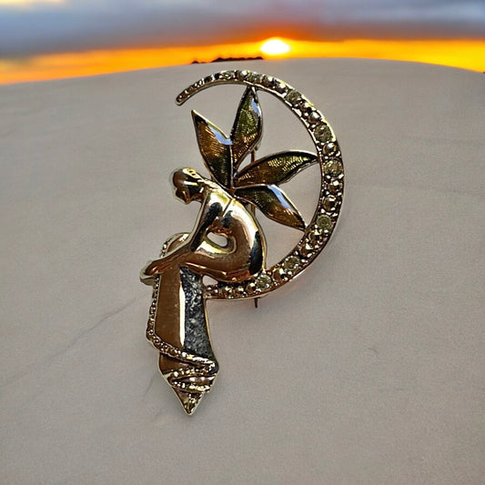 Stunning Vintage Liz Claiborne pin - Fairy Sitting On A Half Moon, Gold Tone, Enamel wings, Brooch