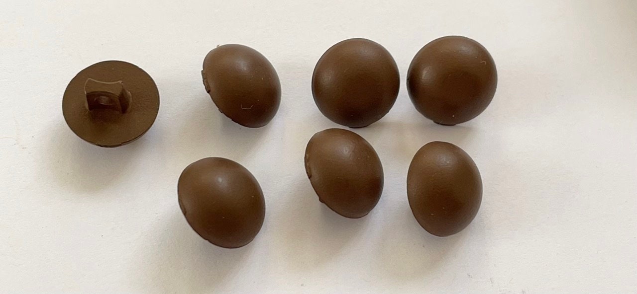 Lot of vintage buttons - shades of brown