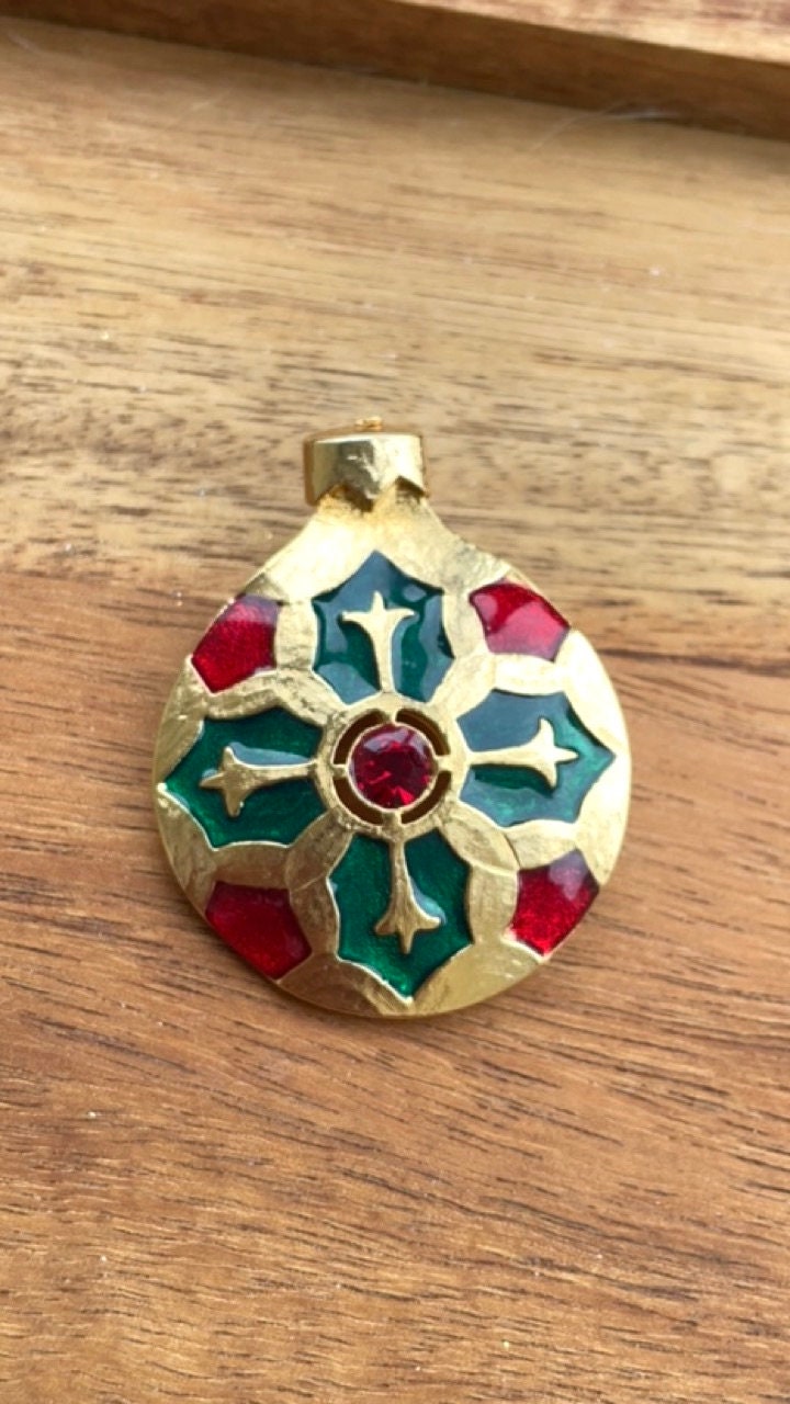 Rare Signed "Lia" stunning vintage Christmas pin