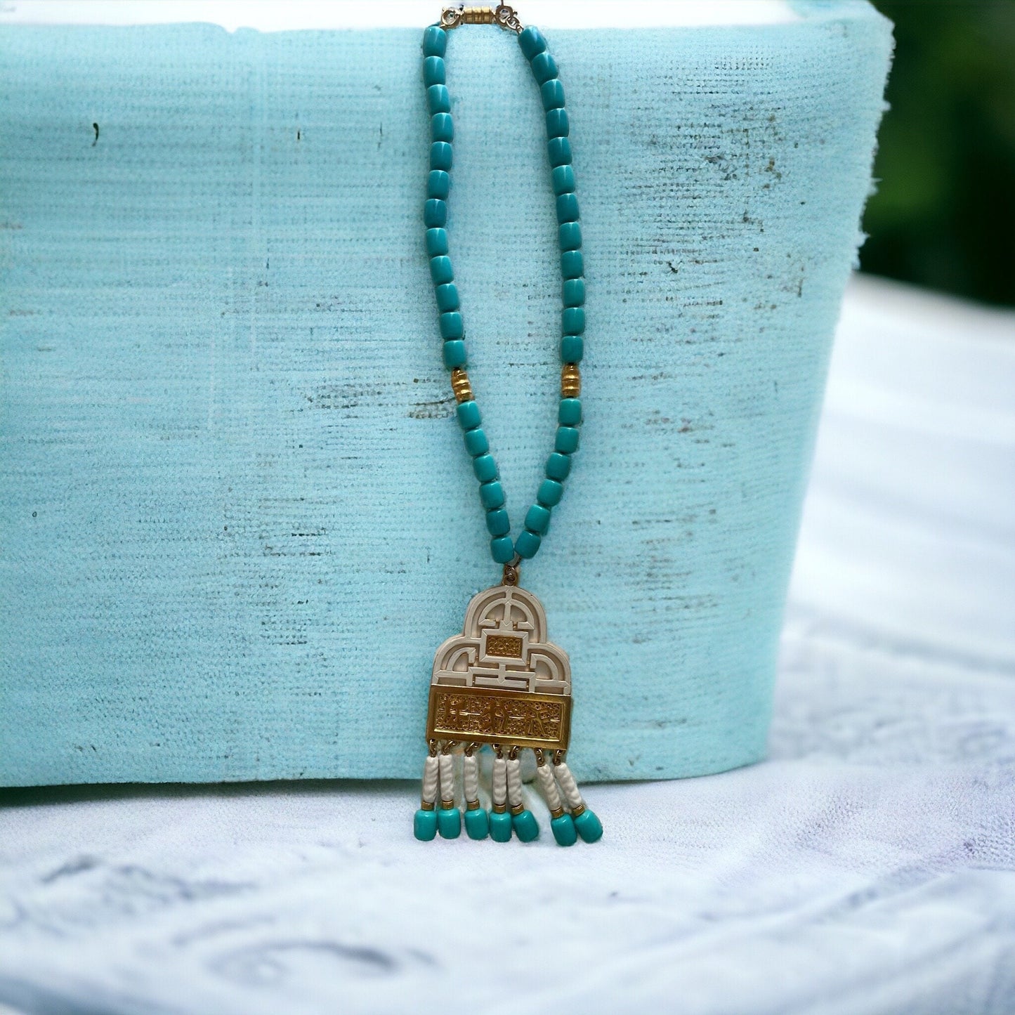 Stunning unique vintage asian necklace with Chinese? writing