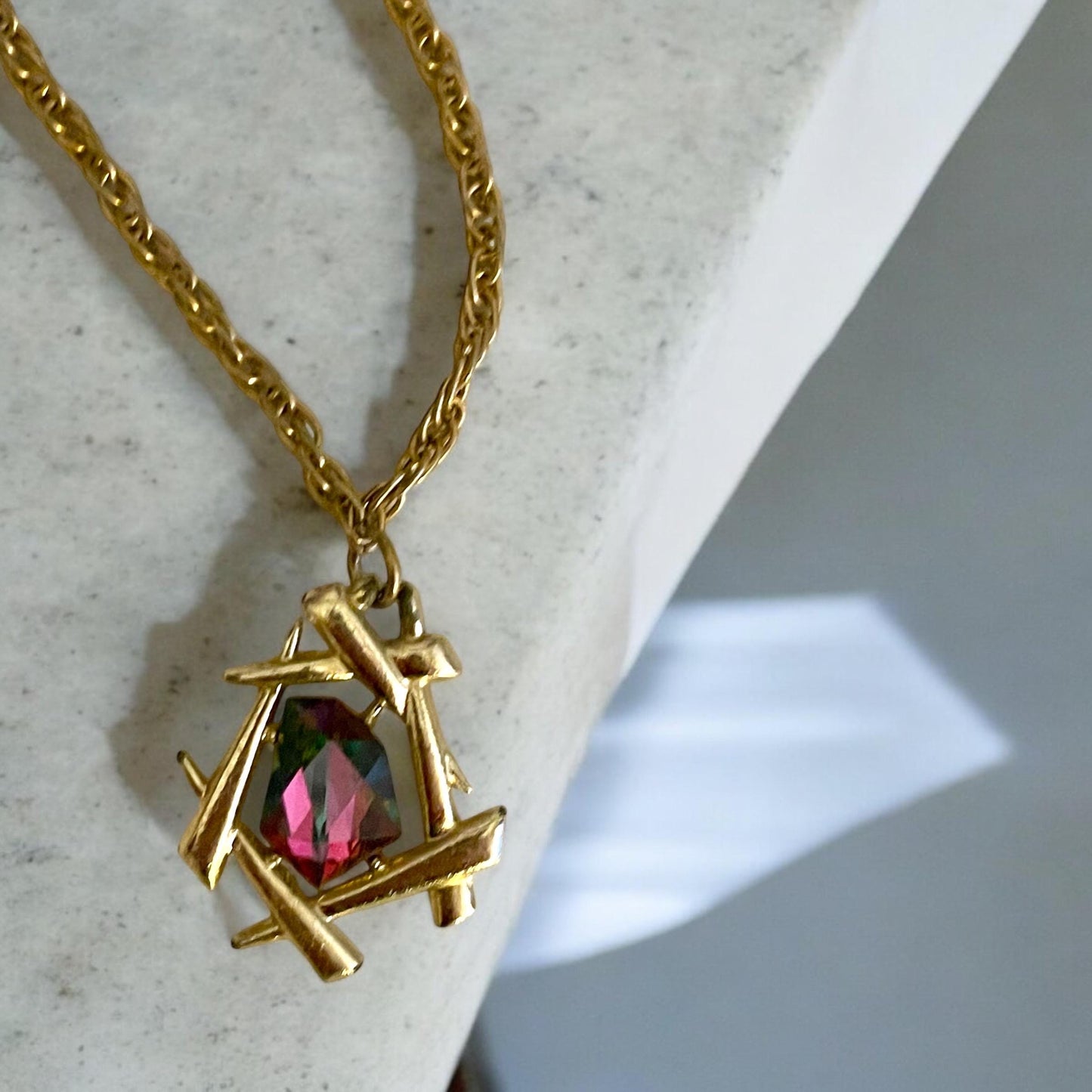 Stunning vintage signed Sarah Coventry faceted cut necklace