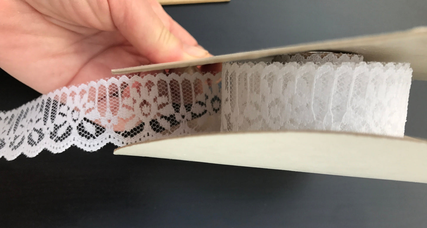 1" wide vintage white lace - by the yard