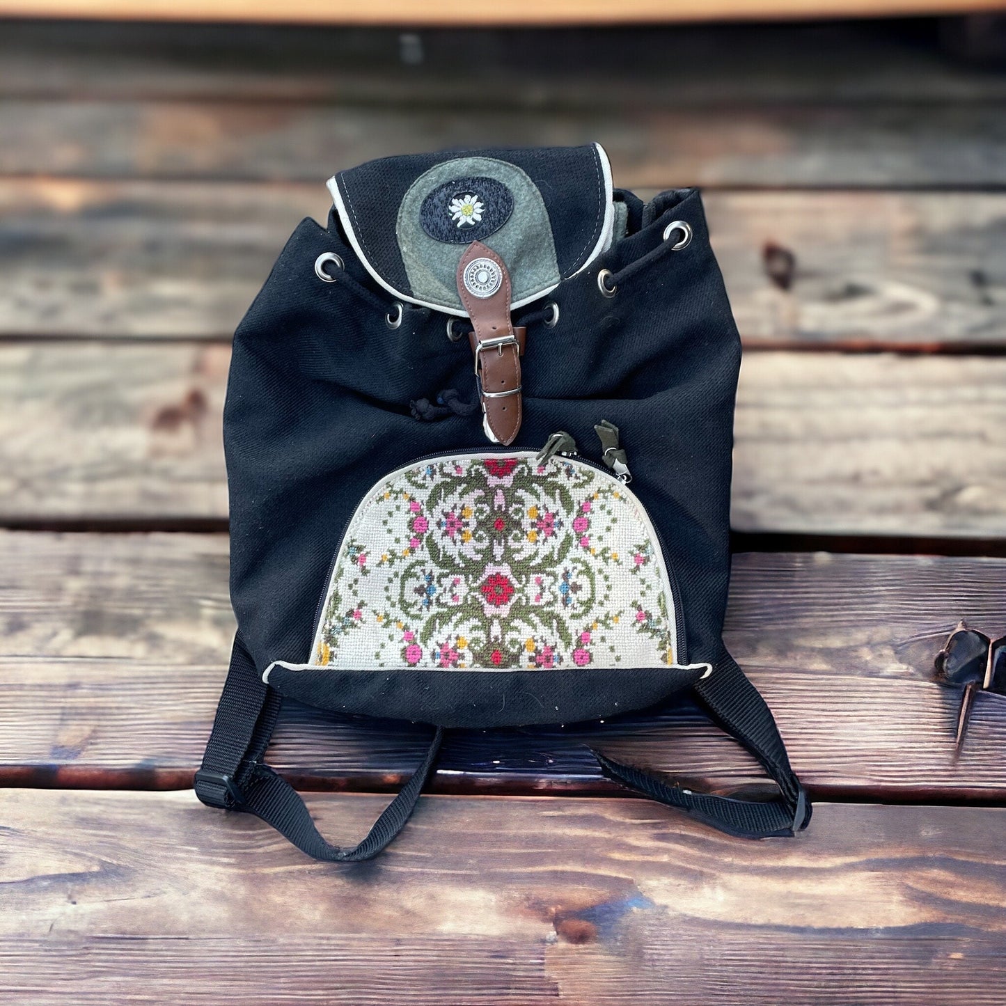 Vintage Embroidered Backpack – Durable Canvas Fabric Boho Style Bag