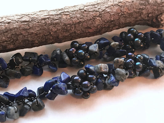 Absolutely stunning blue pearl and gemstone chips vintage necklace