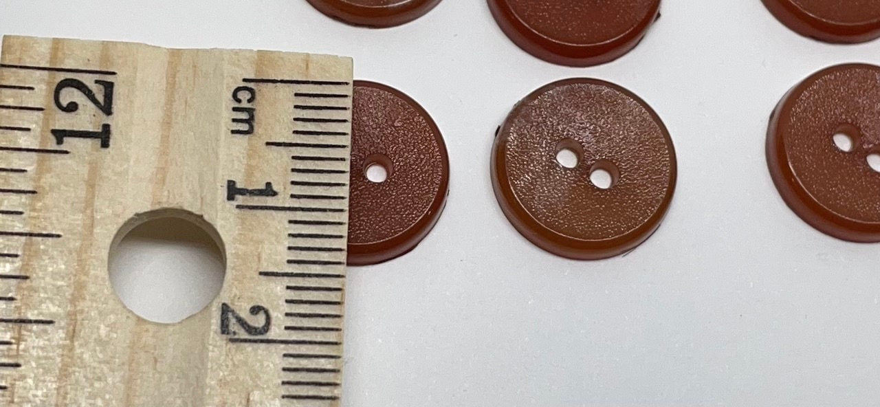 Lot of brown vintage buttons - two different shades