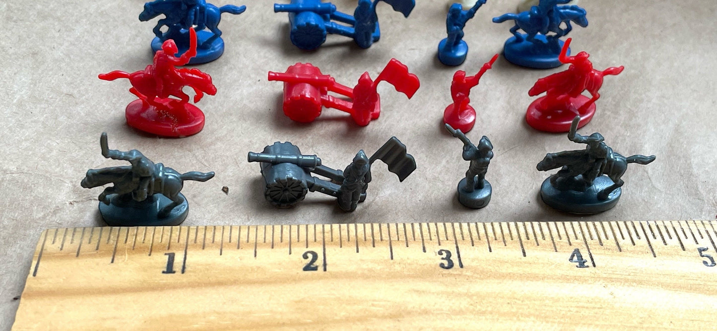 Tiny little plastic army figurines - great for crafts - approx. 1" each