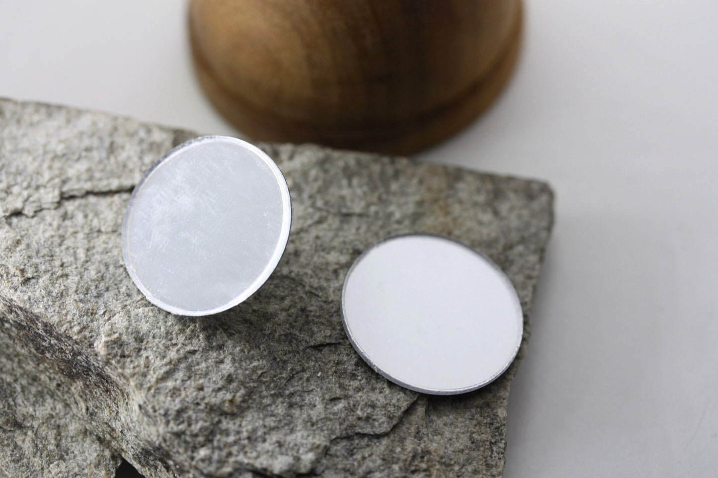 Round mirror stud earrings