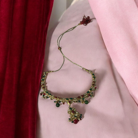 Stunning Indian style vintage necklace - red, green and faux pearls