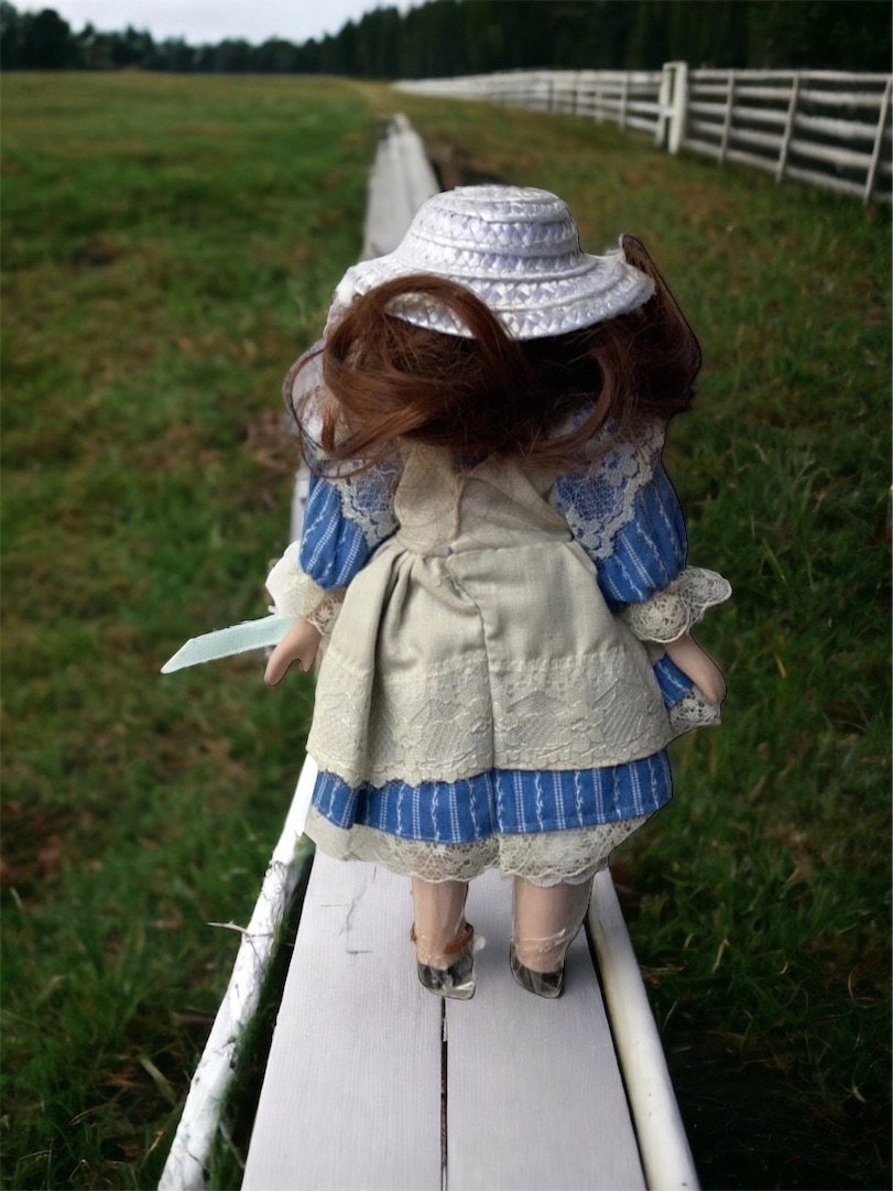 Stunning vintage porcelain doll - unknown origin - blue dress, straw hat